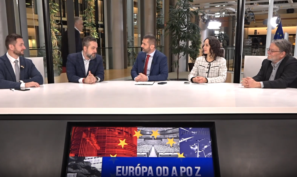 Lexmann Blahovi a Uhríkovi: kritizujete „LGBT agendu“, no našu rezolúciu proti ideologickým témam ste nepodporili