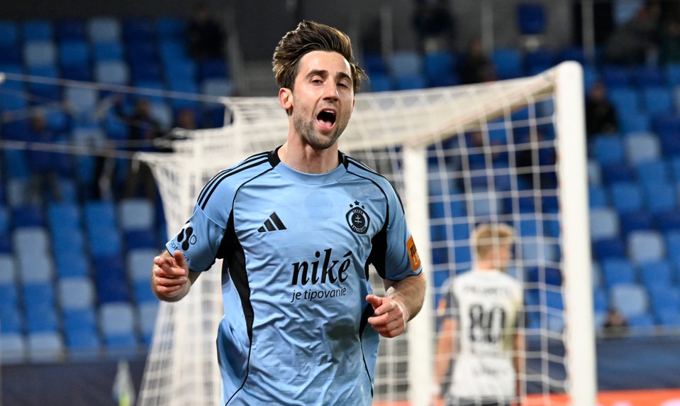 Geniálna prihrávka a úvodný GÓL. Slovan ide do vedenia