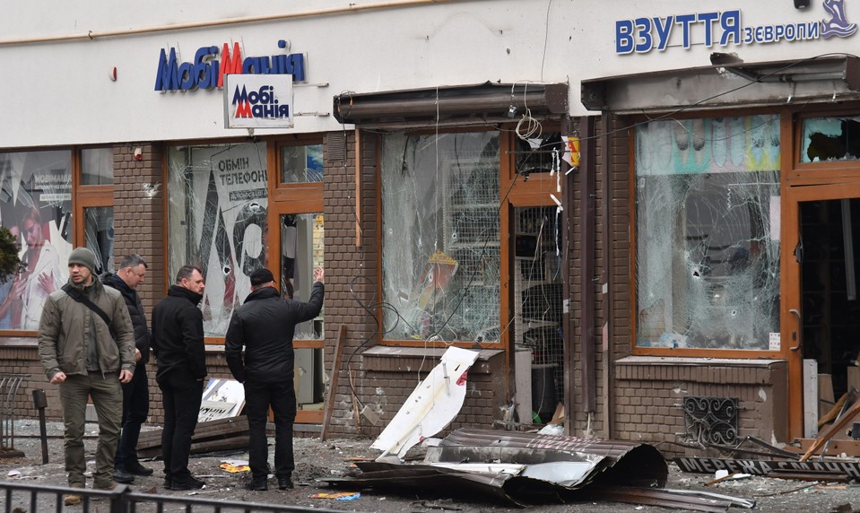 Výbuchy v meste Ľvov si vyžiadali život mladej policajtky a 15 zranených