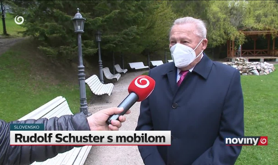 Rudolf Schuster s mobilom