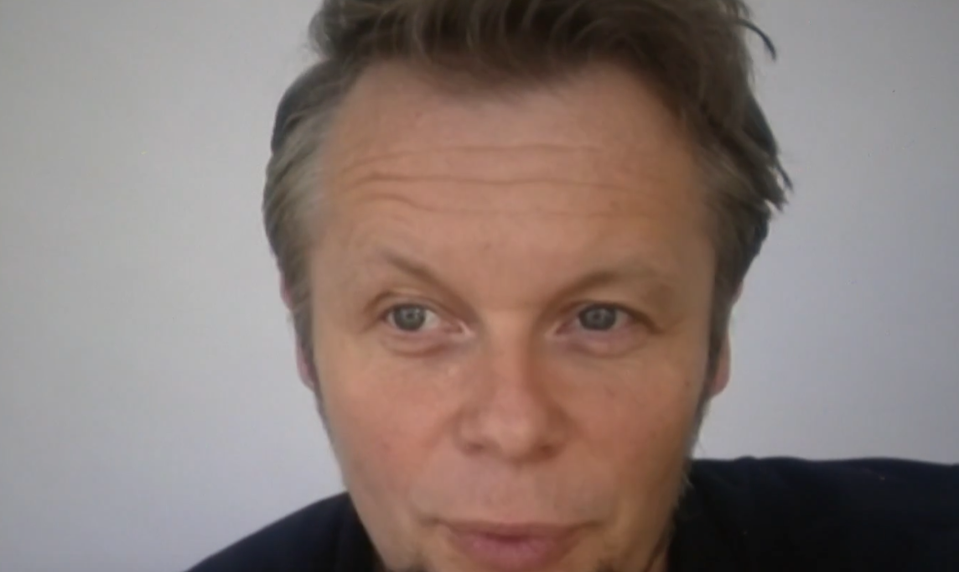 Volajú sa rovnako, narodili sa v ten istý deň aj rok. Peter má kvôli menovcovi peklo zo života