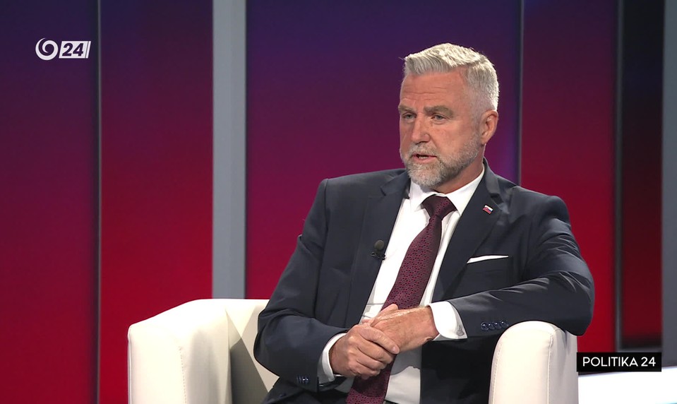Politika 24: Premiér si ide pripomenúť históriu, tvrdí k Ficovým cestám Gašpar