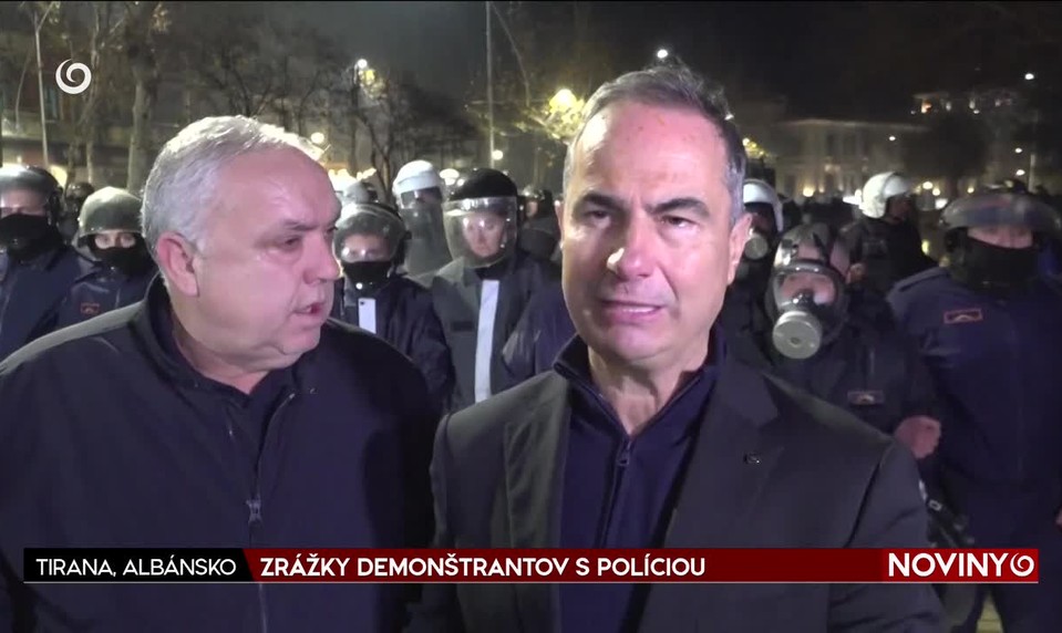 ZRÁŽKY DEMONŠTRANTOV S POLÍCIOU