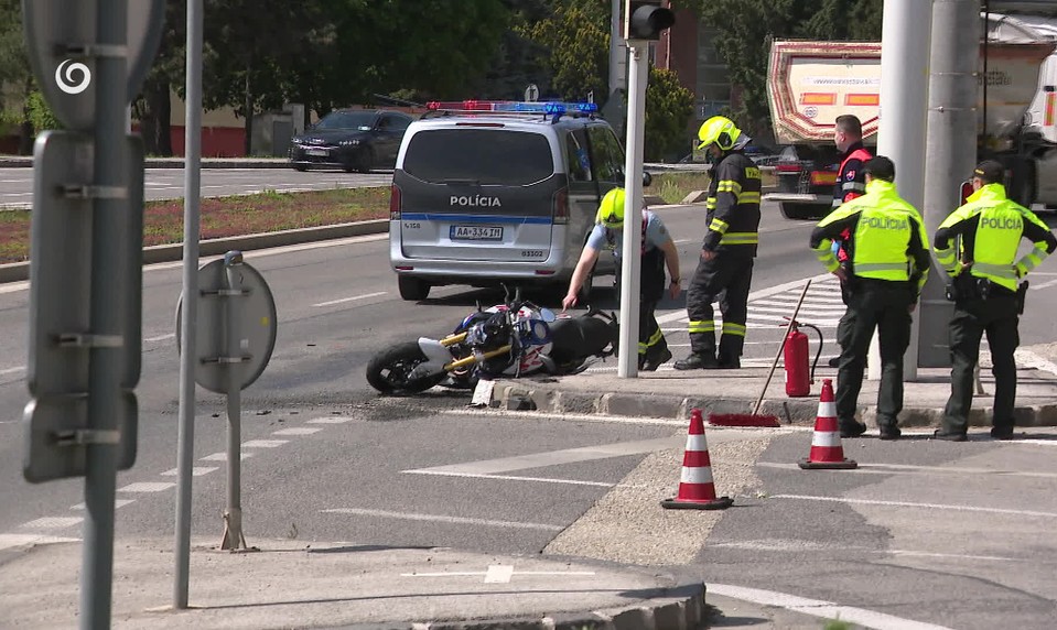 Kuriózna situácia v Bratislave: Na tom istom mieste sa stali dve nehody po sebe