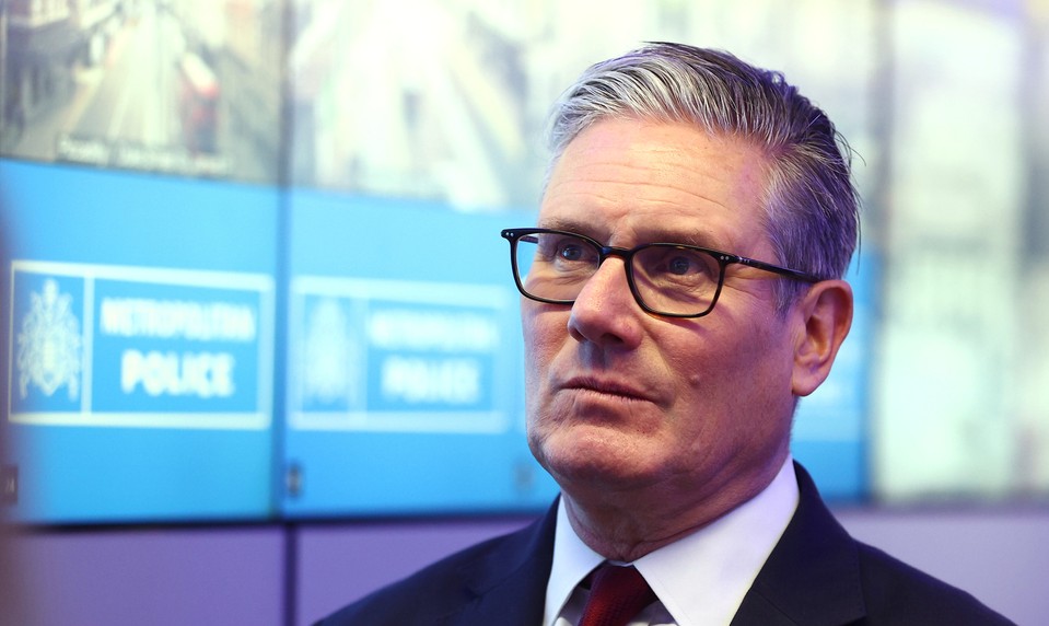 Keir Starmer zostáva: Neoblomný líder odmieta rezignovať napriek narastajúcemu tlaku