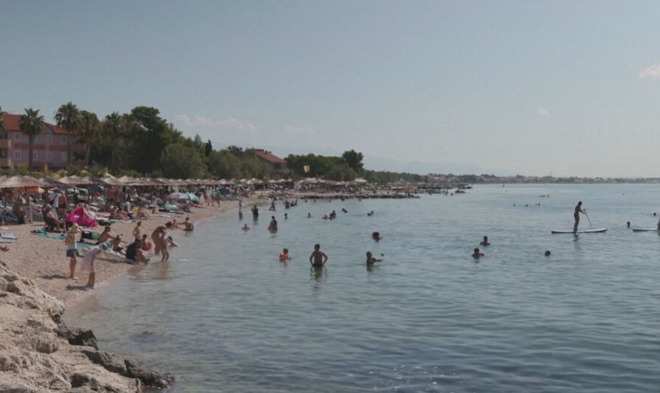 Škandál na obľúbenej pláži: Čierna páchnuca voda vytekala priamo do mora