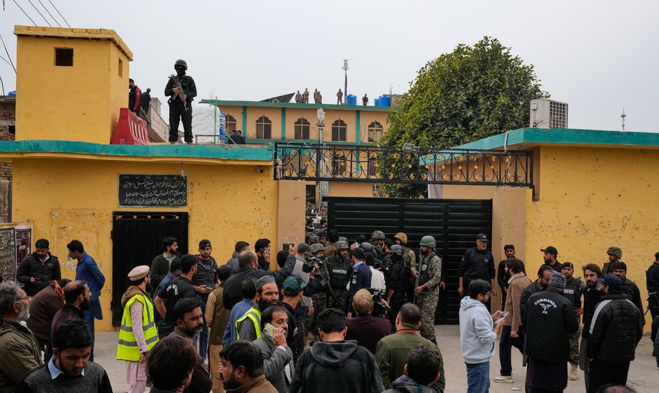 Výbuch v mešite v Islamabade si vyžiadal najmenej 15 mŕtvych