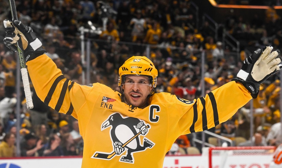 CROSBY zaznamenal 100. víťazný zápas v play-off