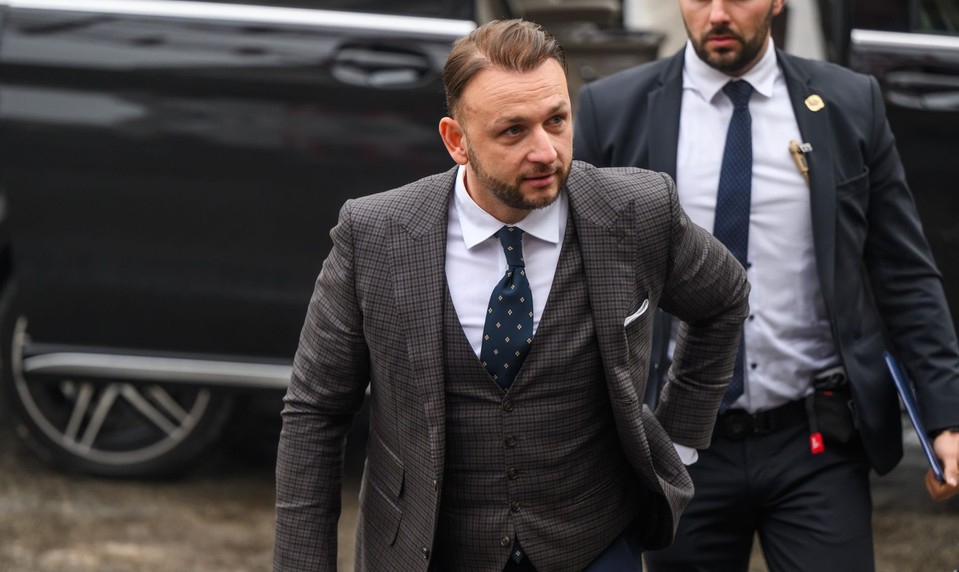 Šutaj Eštok a 90-tisíc pre čurillovcov: Okresný súd zamietol návrh na zastavenie exekúcie