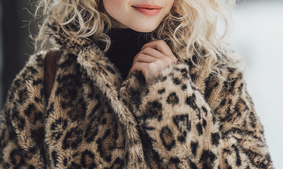 V tomto kabáte sa v zime nudiť nebudete: Ako nosiť leopardí vzor a nevyzerať lacno?