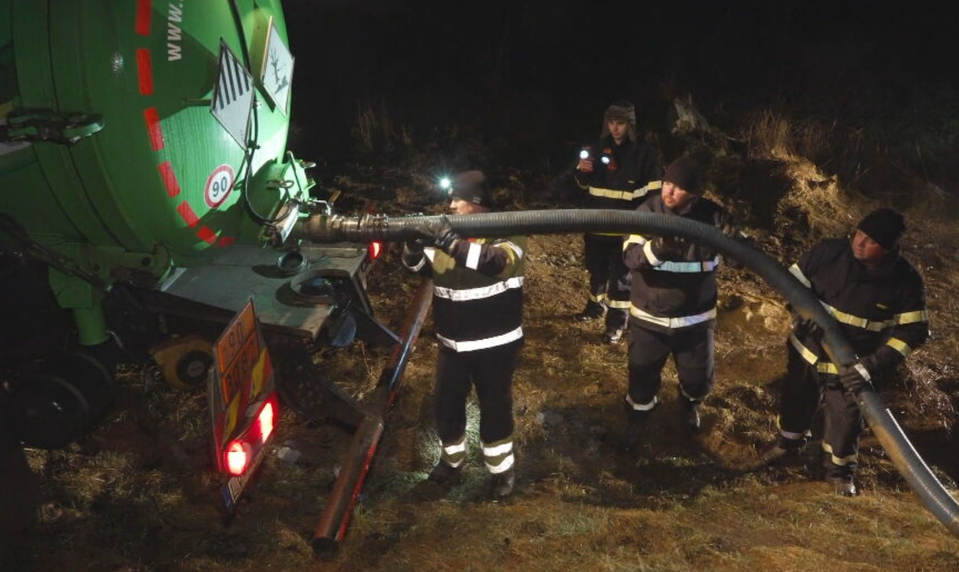 Hrozba pri Ondave: Odkalisko po Bukóze plní dážď, hasiči čerpali vodu celú noc