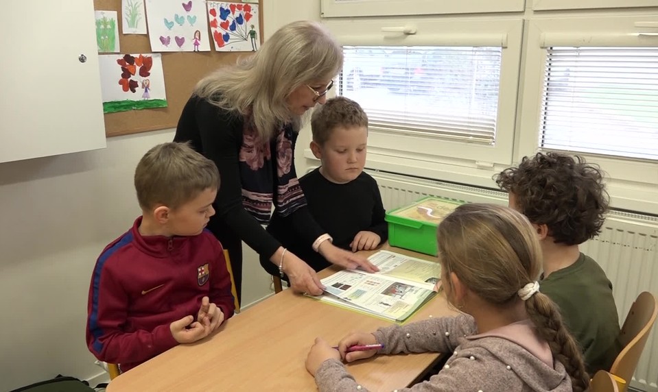 Oslavujeme deň učiteľov: Učiteľka v Stupave učí štyri desaťročia, domáce úlohy už nevyžaduje