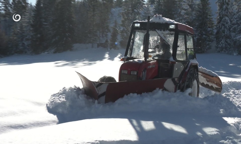 Meteorológovia varujú pred poľadovicou: Chodcom a vodičom hrozí zvýšené riziko nehôd a úrazov