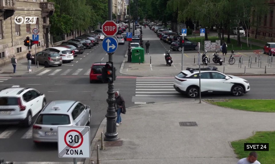 Svet 24: Prvé autonómne taxi v Európe aj turizmus za krásou