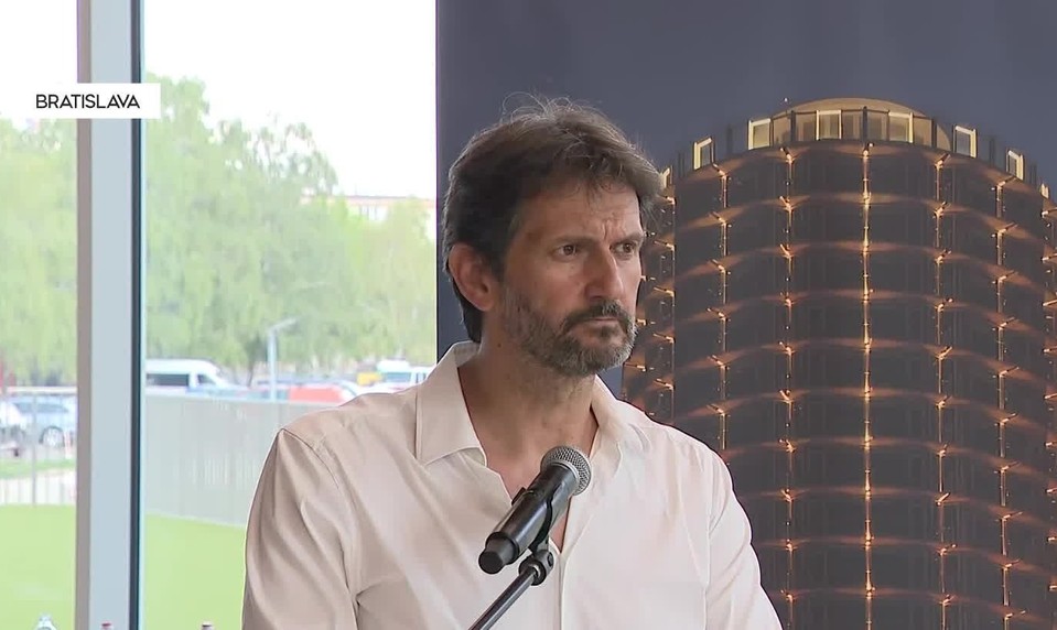 Tlačová beseda Roberta Kalňáka k novému sídlu ministerstva obrany