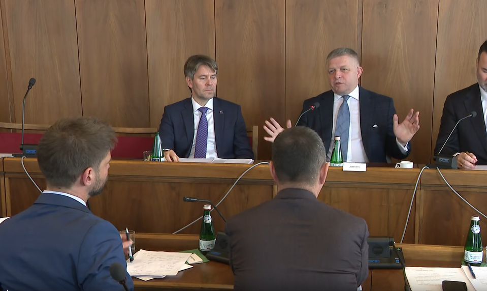 „Žijete úplne mimo reality.“ Fico ostro reagoval na otázku Šimečku o zahraničnej politike