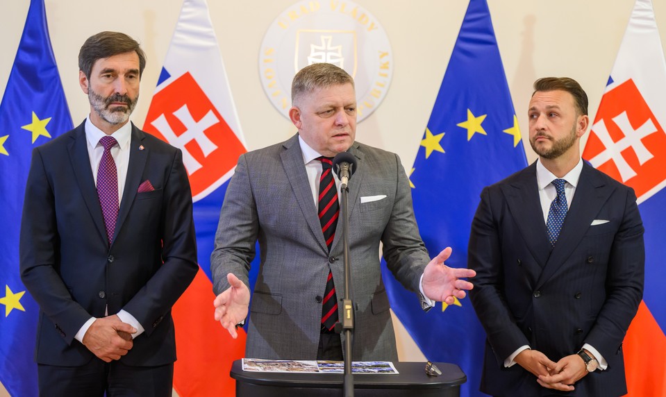 Vláda schválila vypovedanie zmluvy o dodávkach núdzovej elektriny pre Ukrajinu