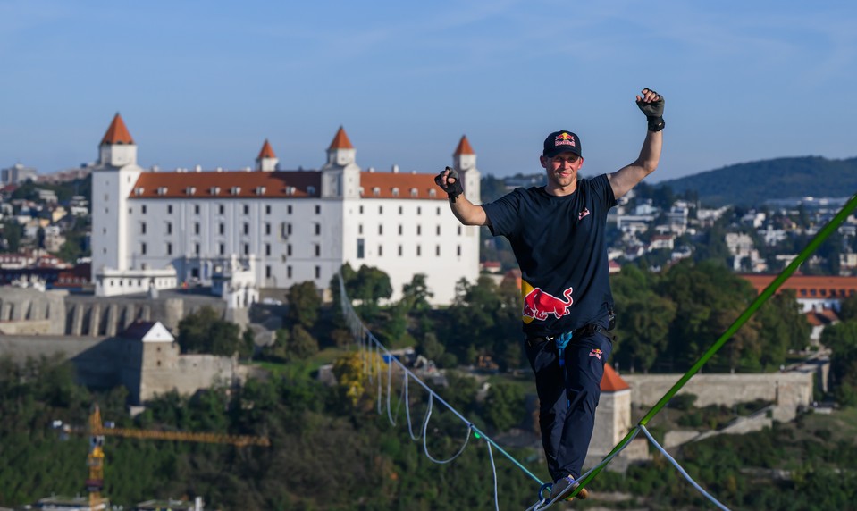 Jaan ROOSE vytvoril v Bratislave nový svetový rekord v slackline