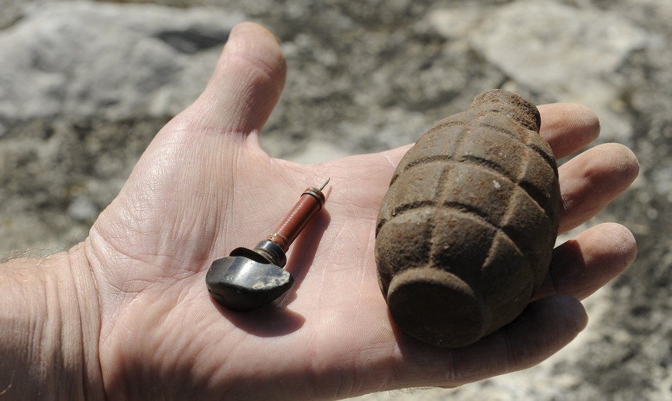 Muž prišiel na urgent s granátom z 1. svetovej vojny v konečníku. Nemocnicu museli evakuovať