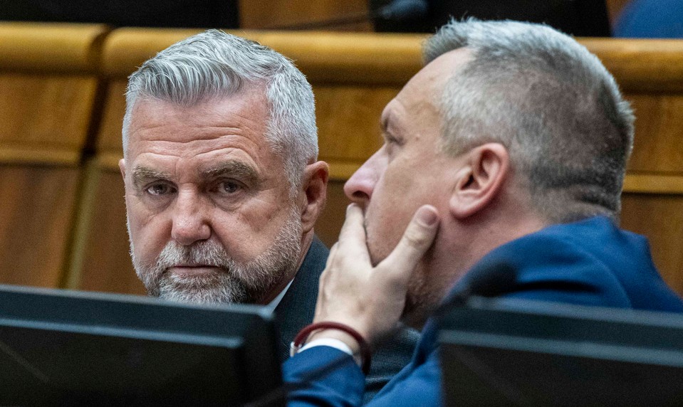 Ako by Slováci volili, ak by sa voľby konali teraz? Exkluzívny májový prieskum preferencií AKO pre JOJ24