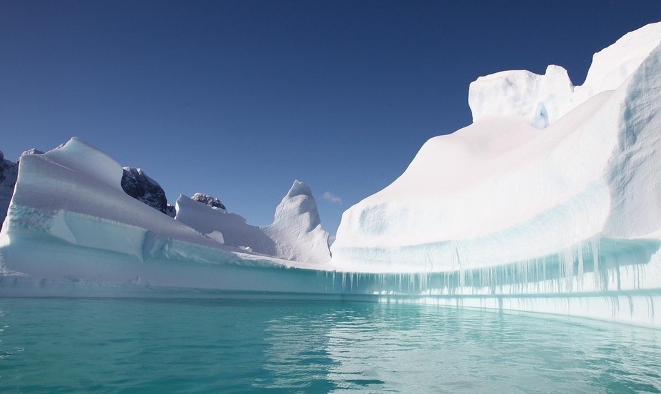 Pod antarktickým ľadom objavili jazero plné otázok