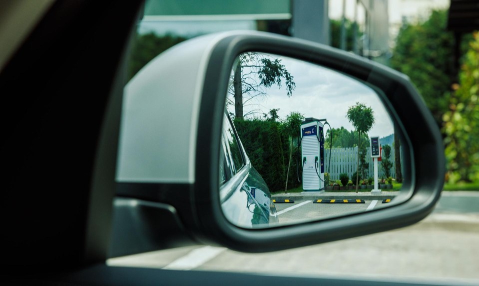 OMV pri príležitosti Svetového dňa elektromobility ponúka výhodnejšie nabíjanie