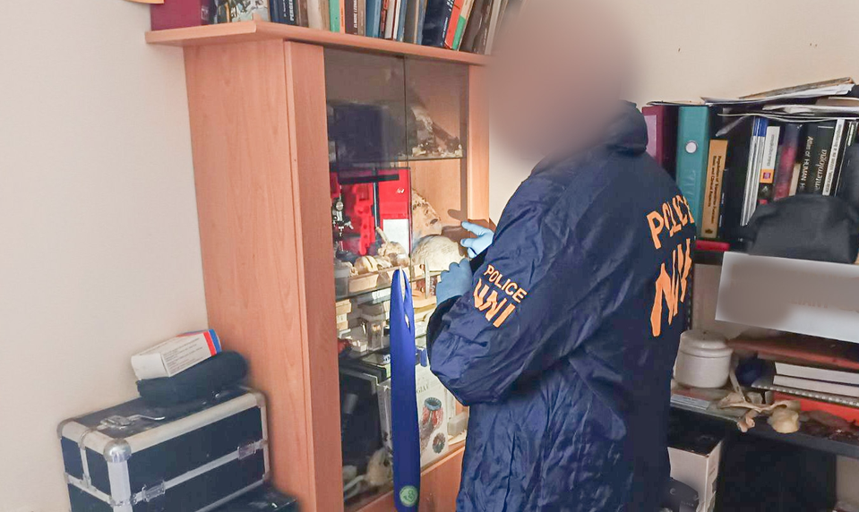 Muž zhromažďoval časti tiel a pripravoval z nich jedlá, pozostatky mal zbierať aj na Slovensku