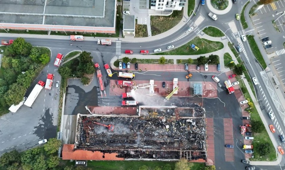 Po požiari predajne Lidl zostala spúšť. Hasiči už poznajú príčinu