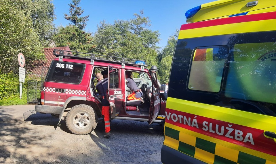 Muža v Lúčanskej Malej Fatre vo výkope privalila zemina a kamene