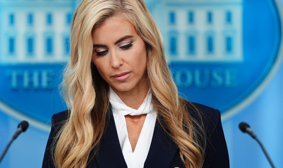 Trump vyzval svoju novú hovorkyňu, aby zvážila odchod. Vo funkcii je len týždeň