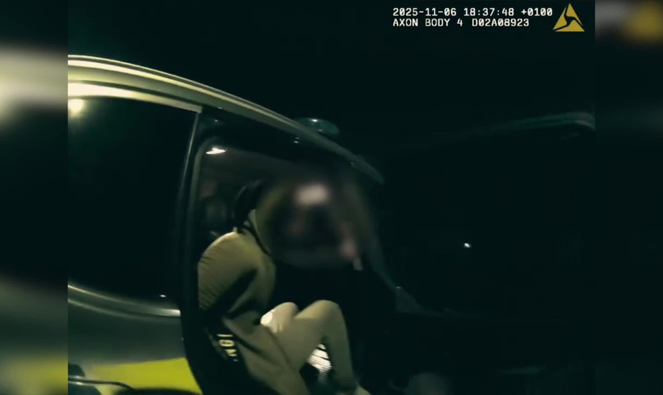 Polícia chytila muža, ktorý bodol dieťa do hlavy. Prezradila ho banálna vec