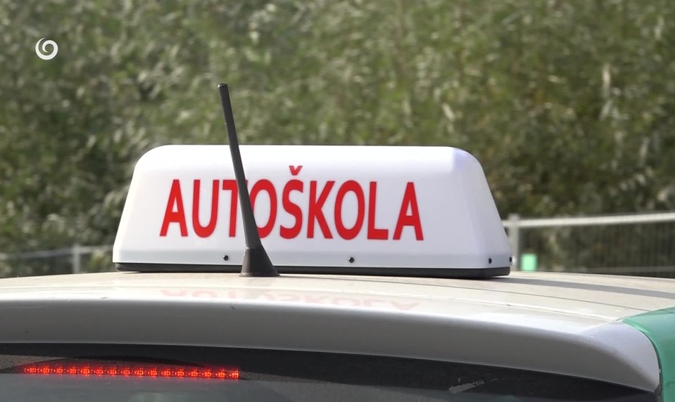 Bez základnej školy už vodičák nezískajú. Zmena má motivovať žiakov k dokončeniu vzdelania