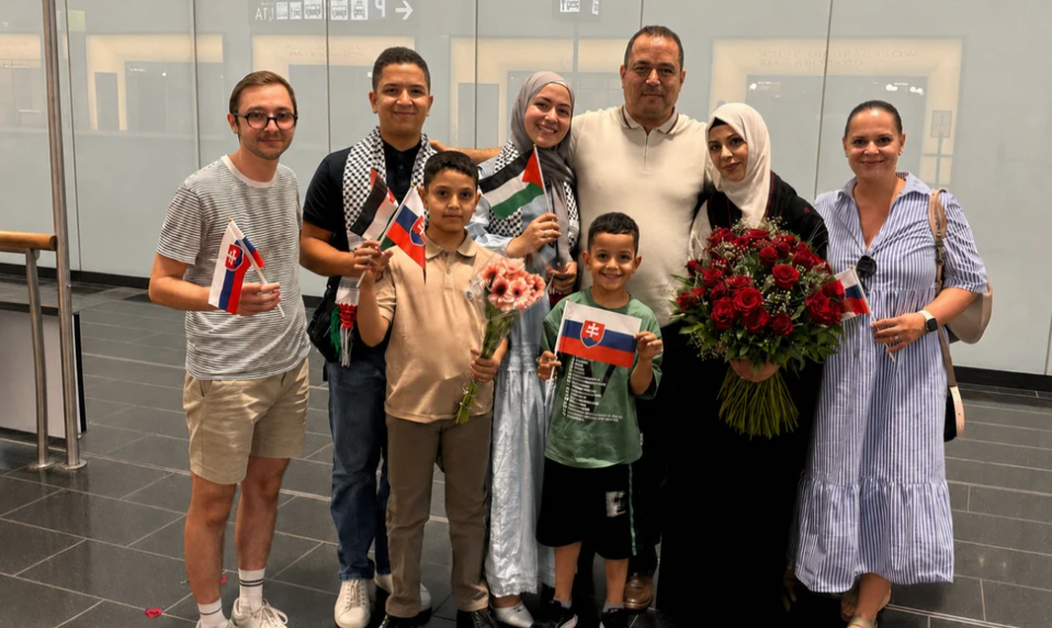 Po 822 dňoch sa palestínska rodina opäť stretla. Do bezpečia sa dostali aj vďaka Slovensku