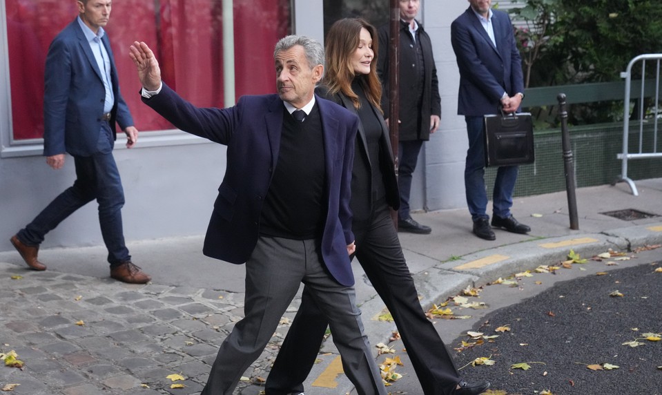 Súd nariadil prepustenie francúzskeho exprezidenta Sarkozyho z väzenia