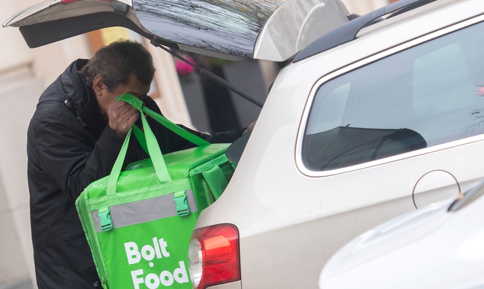 Jedlo z donášky vám asi nedovezú. Kuriéri vyhlásili štrajk, hovoria o vykorisťovaní