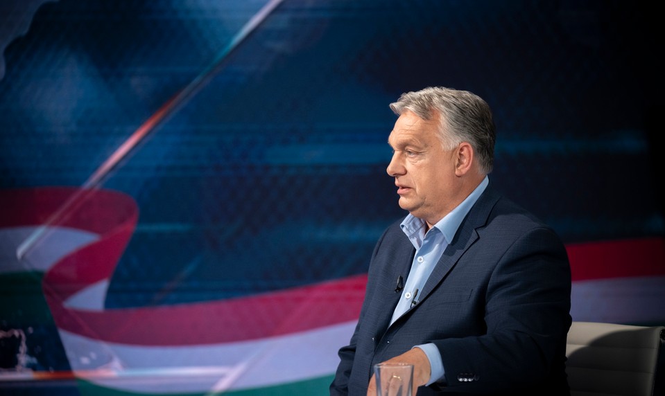 Sieť účtov zo zahraničia manipuluje obsah na platforme X v prospech Viktora Orbána