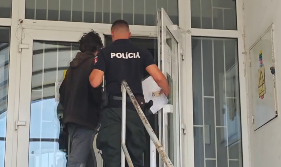 Matka roky nosila nezamestnanému synovi nákup. Surovo ju zmlátil pre nanuk inej príchute