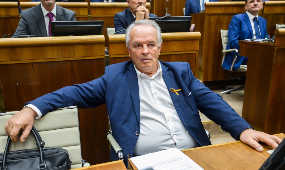 Prezident vymenuje veľvyslancov: Kmec a Radačovský tvrdia, že budú medzi nimi