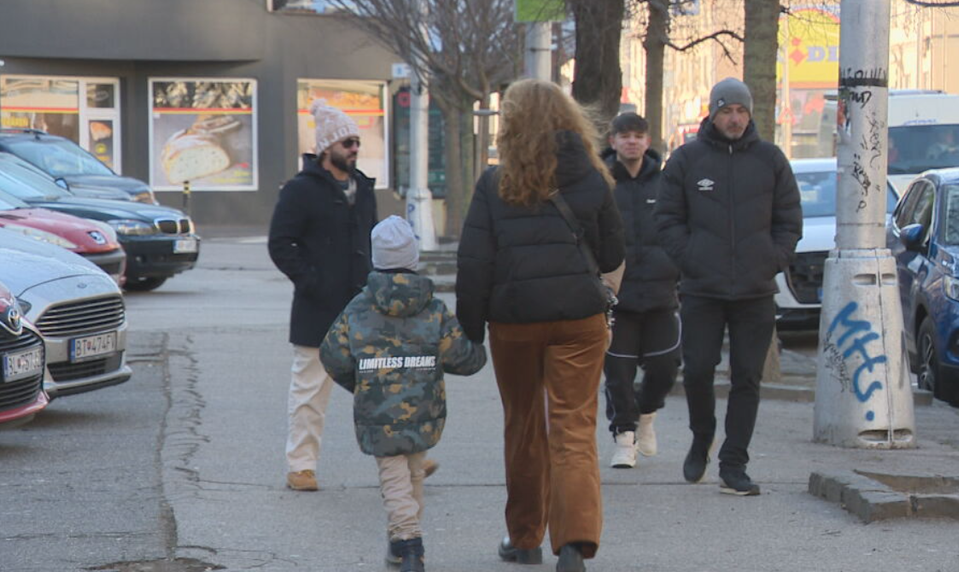 Pomoc pre osamelých rodičov sa rozšíri. Systémová finančná podpora však chýba