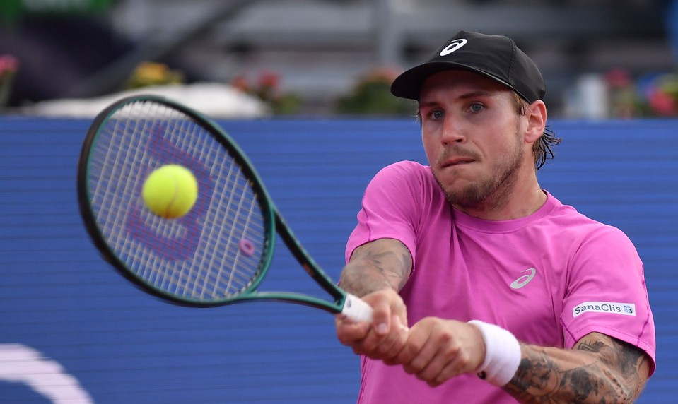 Alex MOLČAN senzačne v semifinále!