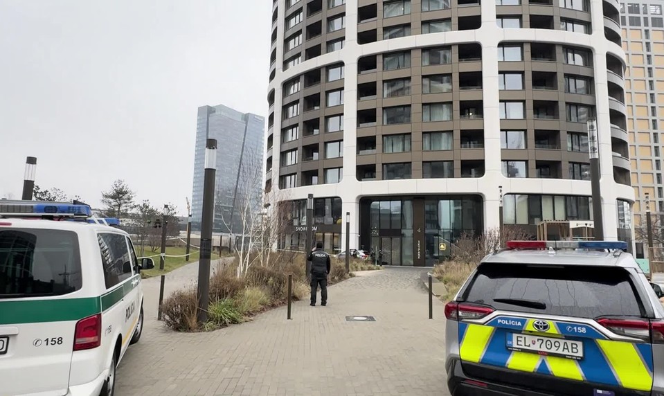 Polícia vyšetruje nález ženy bez známok života na Bottovej ulici v Bratislave