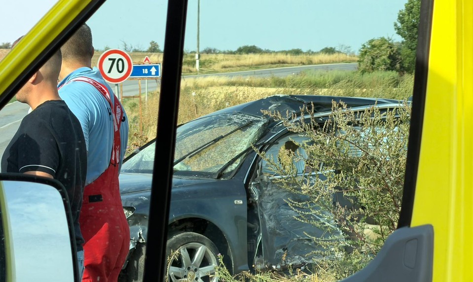 Neďaleko Trnavy sa zrazil kamión s osobným autom. Hlásia dvoch zranených