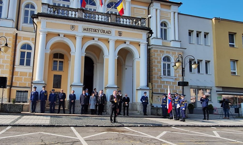 Osláv oslobodenia Krupiny sa zúčastnil aj ruský veľvyslanec. Aktivisti sa mu otočili chrbtom