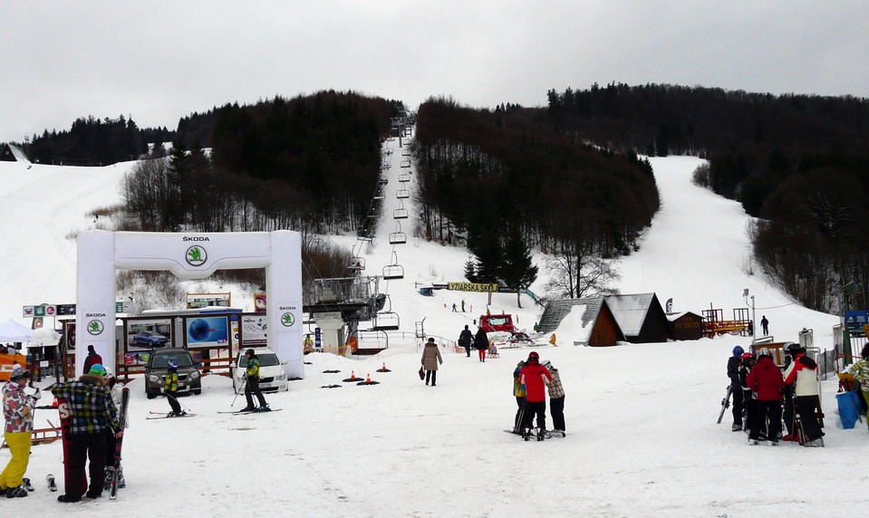 Muža na detskom vleku zrazil sánkar. Upadol do bezvedomia