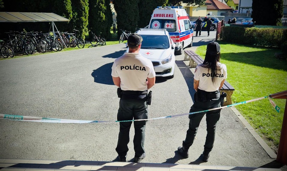 Po útoku v Staškove sa školy ozývajú vo veľkom. Polícia eviduje desiatky nových prípadov