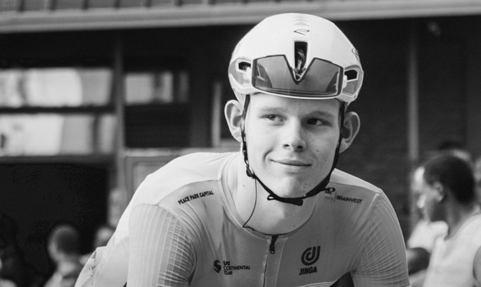 Počas pretekov tragicky zahynul cyklista TARLING, mal 19 rokov