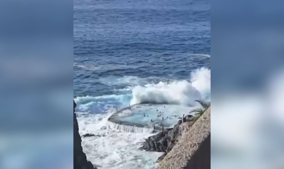 Obrovská vlna na Tenerife zabíjala. Rezort diplomacie potvrdil smrť dvoch Slovákov