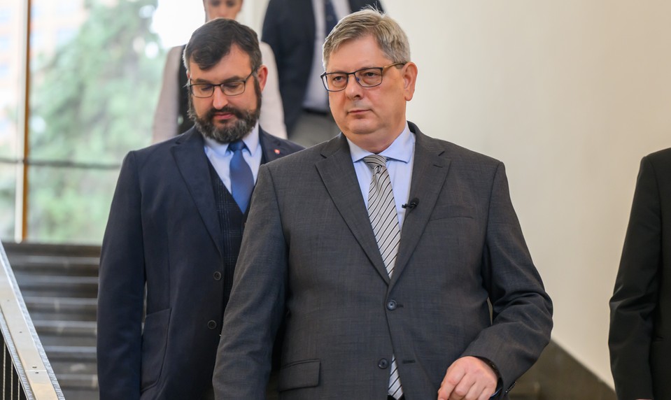 Manželstvo má po zmene pohlavia automaticky zaniknúť, uvádza návrh Borisa Suska