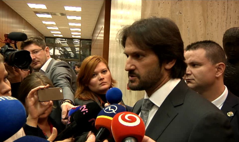 Vláda mala rokovať o obrnených vozidlách za miliardu eur, no nevyšlo im to