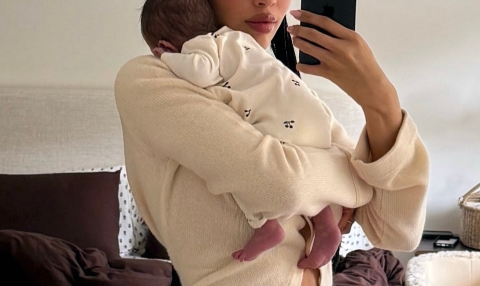 Influencerka ukazuje ploché bruško ani nie mesiac po pôrode: Ľudia sa pýtajú ako to je vôbec možné!